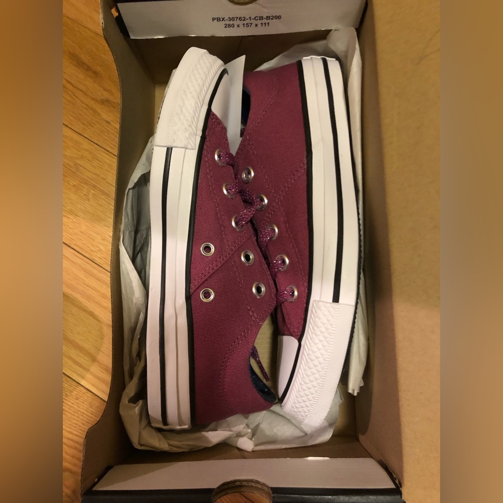 COPY - Burgundy low rise converse